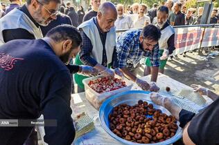 برپایی موکب خادمیاران و یاوران رضوی منطقه دارالمومنین در مسیر پیاده‌روی جاماندگان اربعین
