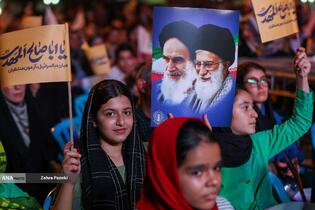 اجتماع بزرگ مردمی &laquo;عید بیعت&raquo; در میدان امام حسین (ع)