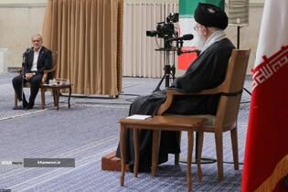 دیدار رئیس‌جمهور و اعضای هیئت دولت با مقام معظم رهبری