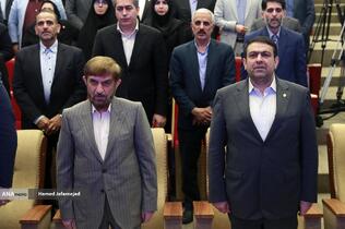 ابوالفضل نجارزاده مدیرعامل بانک ملی و علی آقامحمدی عضو مجمع تشخیص مصلحت نظام در مراسم نود و هفتمین سالگرد تاسیس بانک ملی ایران