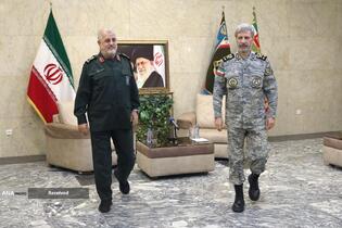 دیدار فرمانده کل سپاه با فرمانده کل ارتش