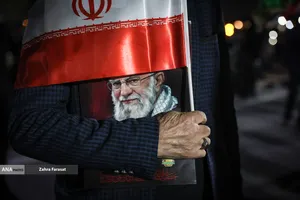 وداع با پیکر شهدای ناوشکن دنا در میدان دریاچه