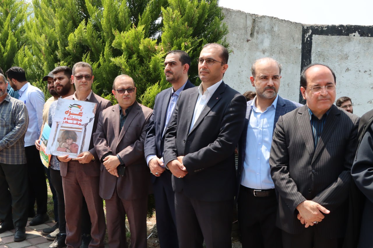 تجمع دانشجویان در دانشگاه آزاد گیلان