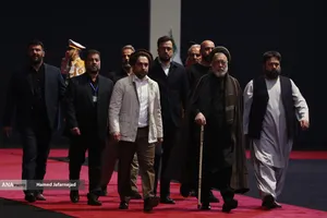 ادای احترام ادیان مختلف بر پیکر رهبر مجاهد شهید انقلاب
