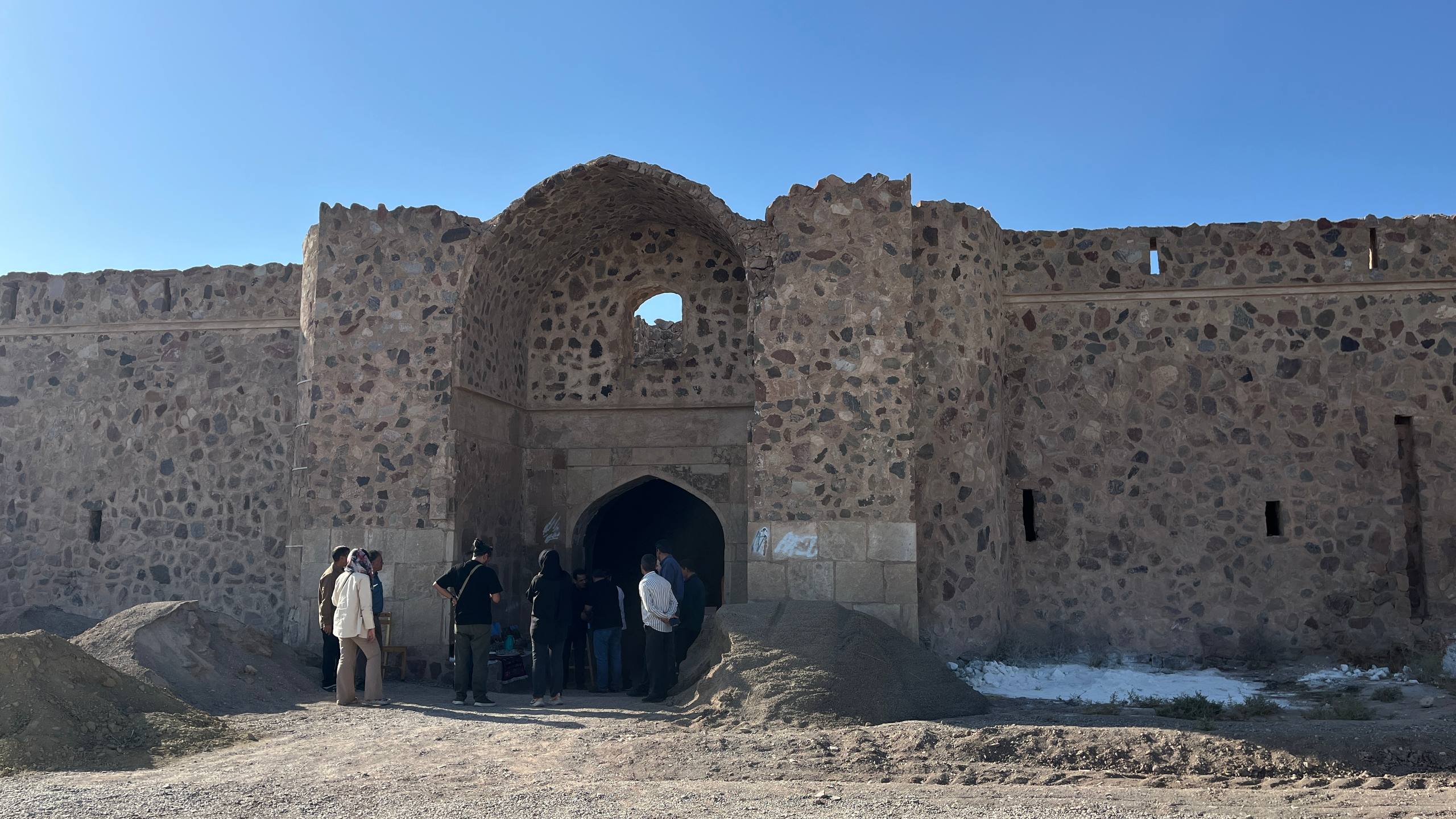 رباط قلی؛ کاروانسرایی که در انتظار مسافر است/