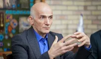فراستخواه: جامعه ایران به «ذهن علمی» نیاز دارد
