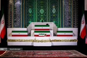 ادای احترام فرهیختگان و هیأت&zwnj;های دینی و شخصیت&zwnj;های سیاسی و فرهنگی کشورهای جهان