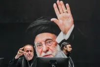 نمایندگان مجلس به نیابت از ملت مبعوث مطیع رهبر انقلاب و خونخواه امام شهید هستند