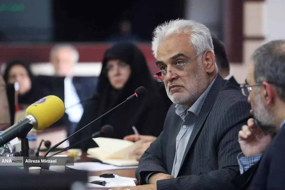 طهرانچی: دانشگاه آزاد اسلامی با تصمیمات نوآورانه و خلاقانه برای ماندن علم و هنر در این سرزمین تلاش می‌‌کند
