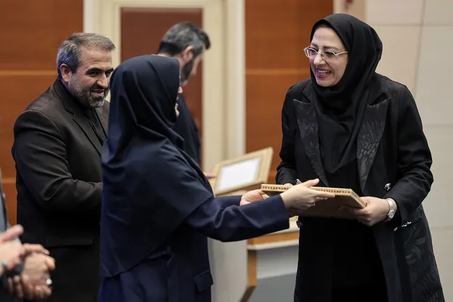روش تدریسی که مسیر زندگی دانشجویان را تغییر داد؛ از کلاس ریاضی تا تأسیس شرکت دانش‌بنیان