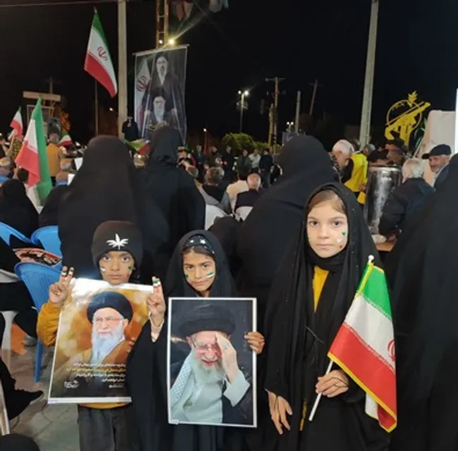 طنین عهد دانشگاهیان فسا با آرمان‌های انقلاب اسلامی + فیلم و عکس