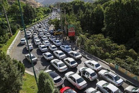 ترافیک در محورهای منتهی به مهران سنگین اما روان است