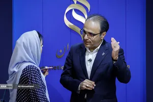 محمدرضا هرمزی&zwnj;نژاد رئیس بنیاد ملی علم ایران در نشست خبری برنامه ملی جهش