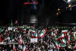  اجتماع مردمی در خونخواهی امام شهید امت - خیابان پیروزی چهارراه کوکاکولا