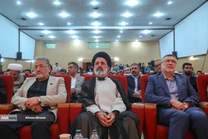 دهمین دوره جایزه ملی ایثار با حضور دکتر بیژن رنجبر 