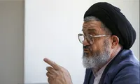نه شرقی، نه غربی؛ یعنی استقلال کامل ملت ایران/ شعار مرگ بر آمریکا باید در عمل معنا پیدا کند