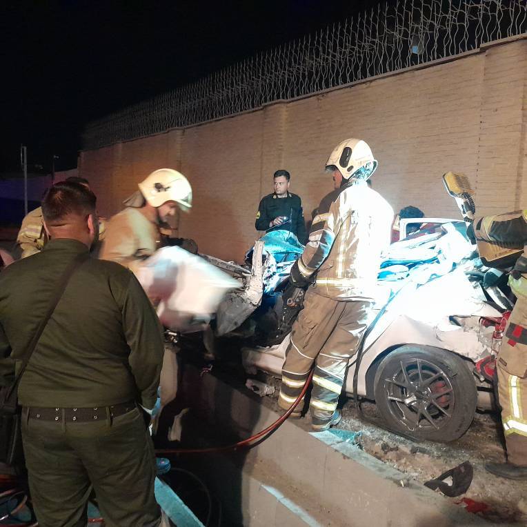 جان باختن ۲ جوان در برخورد با پل عابر پیاده در بزرگراه لشگری