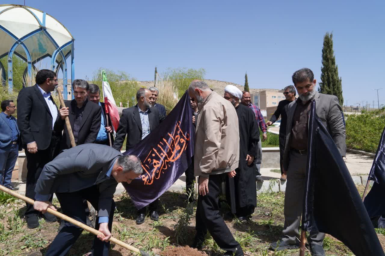 کاشت نهال، تجلی احترام به شهدا و ترویج فرهنگ طبیعت‌دوستی