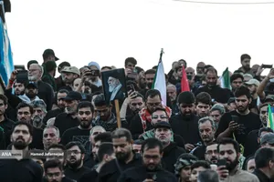 مراسم وداع با رهبر شهید انقلاب حضرت آیت الله سیدعلی خامنه&zwnj;ای (ره) و خانواده ایشان