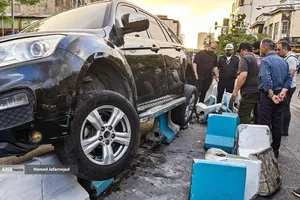 برخورد عجیب خودرو با جدول