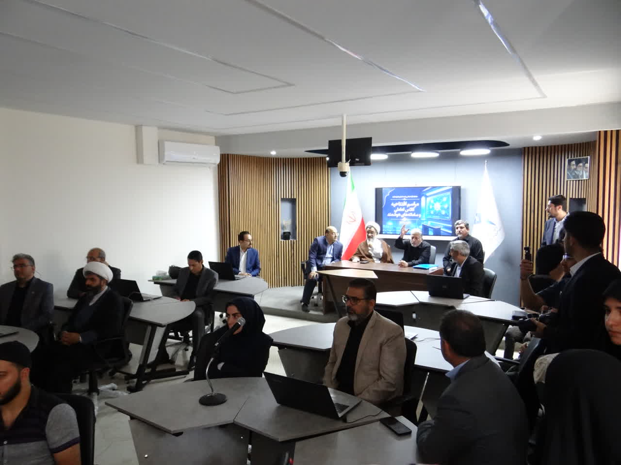 افتتاح کلاس تعاملی هوشمند در دانشگاه آزاد اصفهان