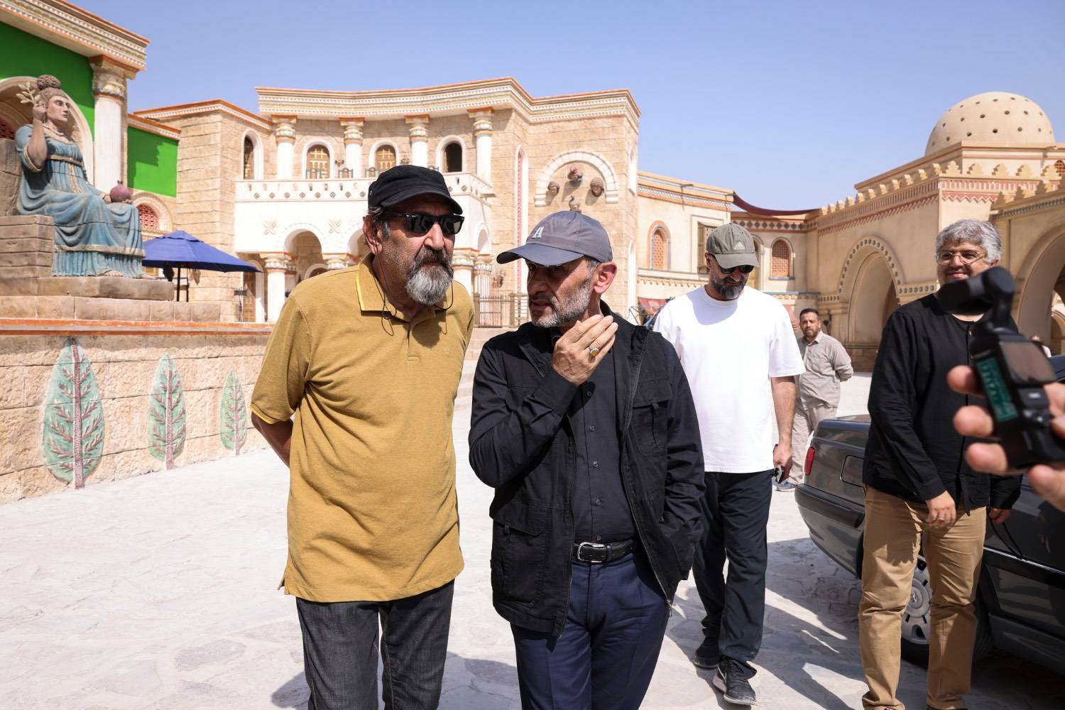 ۶٠ قسمت از «سلمان فارسی» آماده پخش است/ جنگ ۴۰ روزه تغییر در موعد پخش سریال فاخر تلویزیون +عکس ۶٠ قسمت از «سلمان فارسی» آماده پخش است/ جنگ ۴۰ روزه تغییر در موعد پخش سریال فاخر تلویزیون +عکس