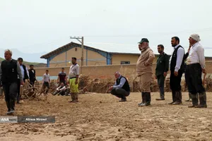 کمک رسانی شهید محمدمهدی طهرانچی دانشمند هسته ای در مناطق سیل زده لرستان پلدختر در سال 1398 همراه گروه های جهادی