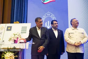 آیین رونمایی از خدمات و محصولات دیجیتال بانک ملی با حضور ابوالفضل نجارزاده مدیرعامل بانک ملی ایران ، محمدجعفر قائم پناه معاون امور اجرایی رئیس جمهور و سید شمس الدین حسینی رییس کمیسیون اقتصادی مجلس شورای اسلامی 