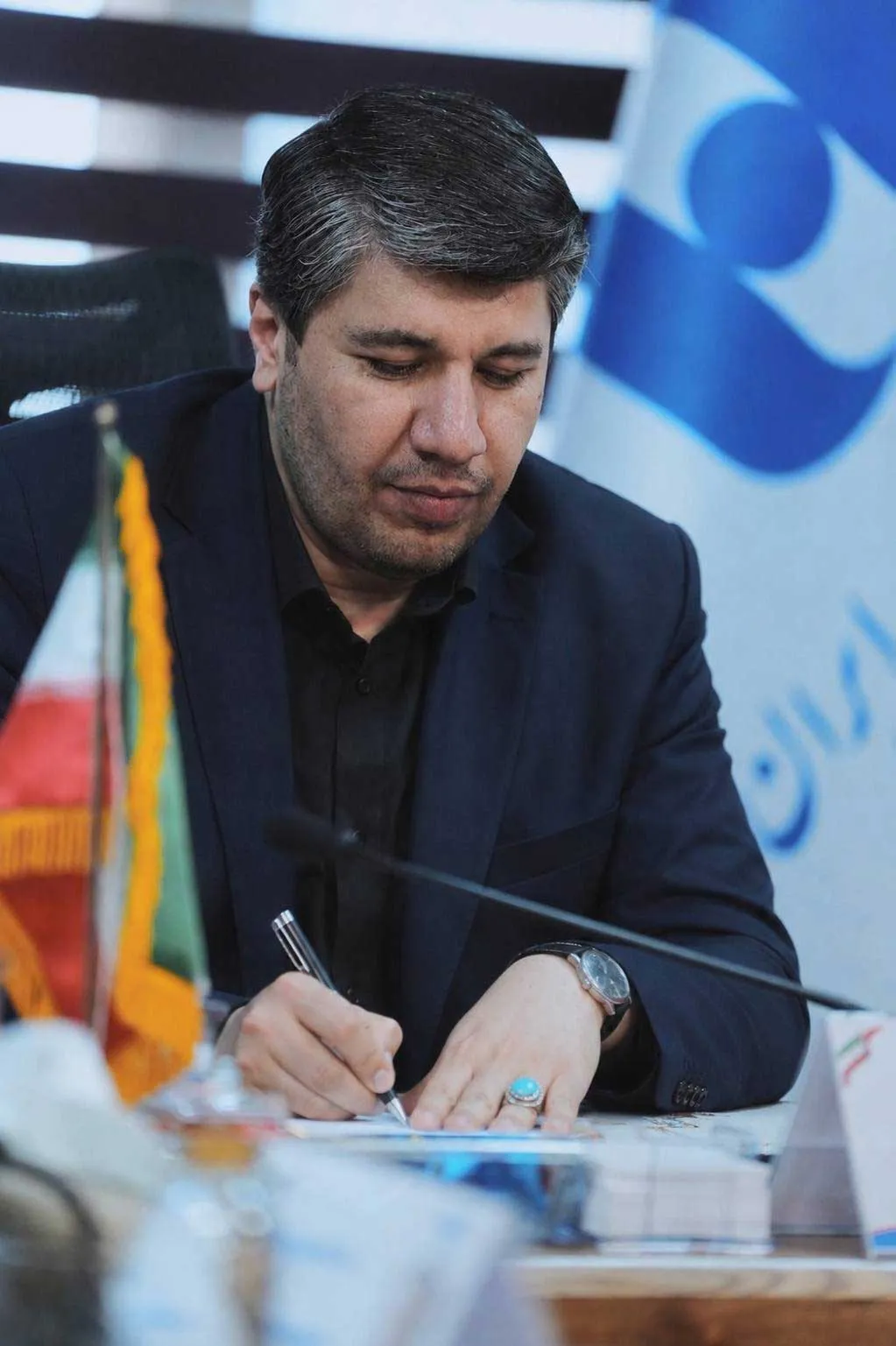 خبرنگار
