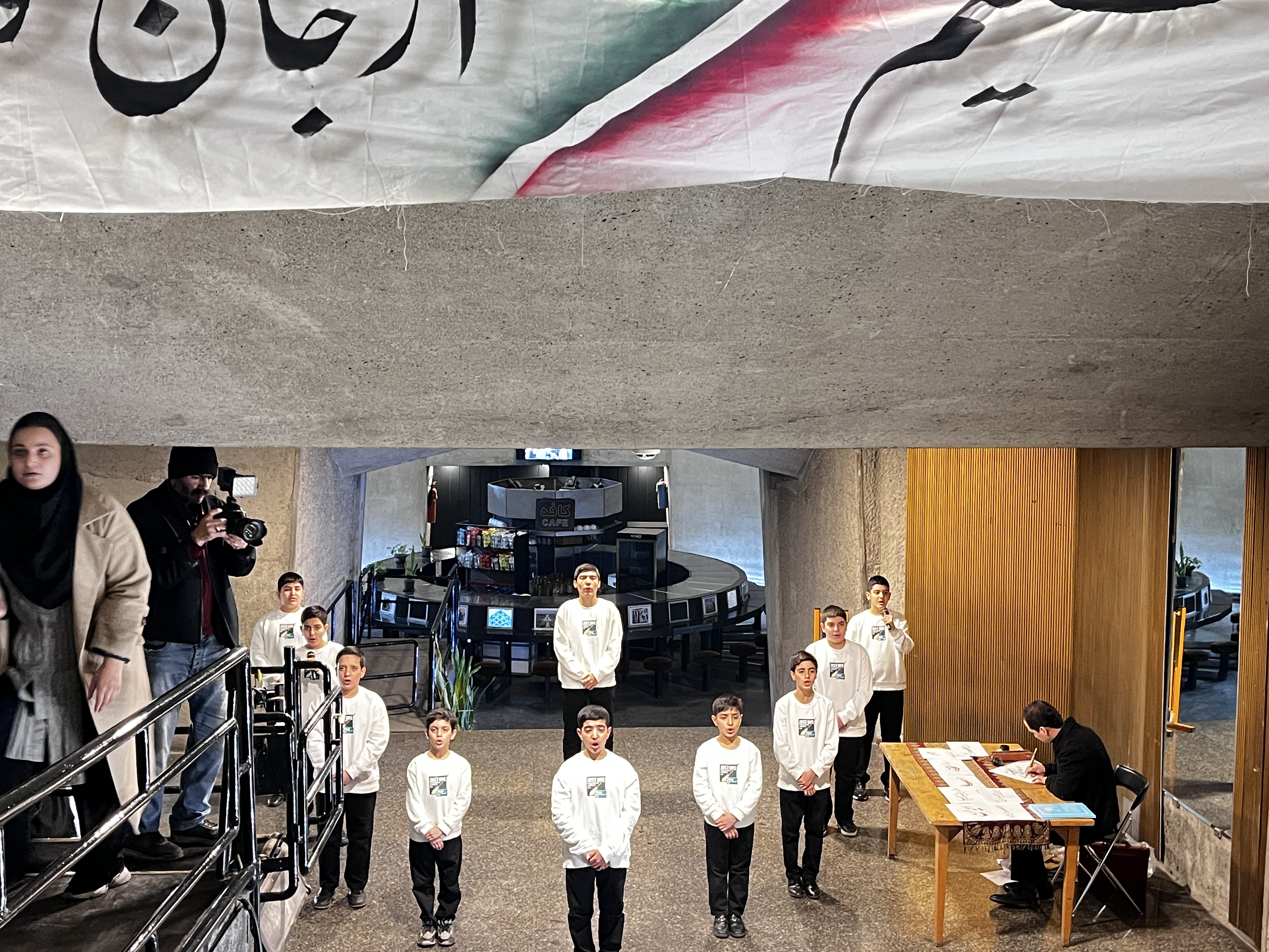 آغاز نمایشگاه «میدان ایران» در برج آزادی / شفیعی: هدف ما زنده نگه‌داشتن خاطره روز‌های انقلاب برای نسل جدید است