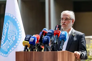 آیین روز پرچم در دانشگاه تهران