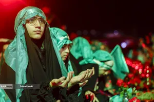 سفره نذری حضرت رقیه(س) در میدان امام حسین(ع)