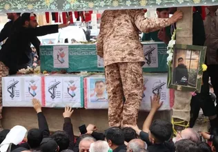 حماسه زنجان؛ وداع باشکوه با ۱۴ قهرمان در میان اشک و افتخار