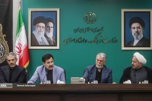 جلسه شورای فرهنگ و هنر روستا و عشایر با حضور سیدعباس صالحی وزیر فرهنگ و ارشاد اسلامی،عبدالکریم حسین&zwnj;زاده معاون توسعه روستایی و مناطق محروم ریاست جمهوری و حجت&zwnj;الاسلام علی ملانوری،رئیس ستاد هماهنگی کانون های فرهنگی هنری مساجد کشور