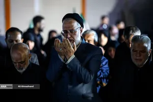 اقامه نماز استغاثه به امام زمان زمان(عج) - میدان ولیعصر (عج)
