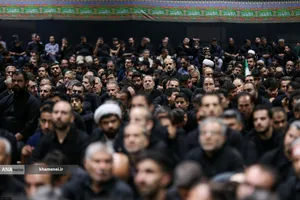  اولین شب مراسم عزاداری ماه محرم در جوار محل عروج ملکوتی قائد شهید انقلاب اسلامی حضرت آیت الله العظمی شهید سید علی خامنه ای