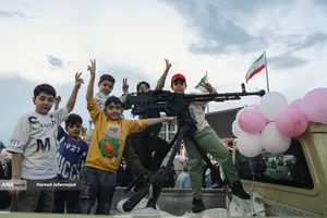 مراسم جشن عروسی زوج های جان فدا همزمان با سالروز ازدواج حضرت زهرا و حضرت علی در میدان امام حسین