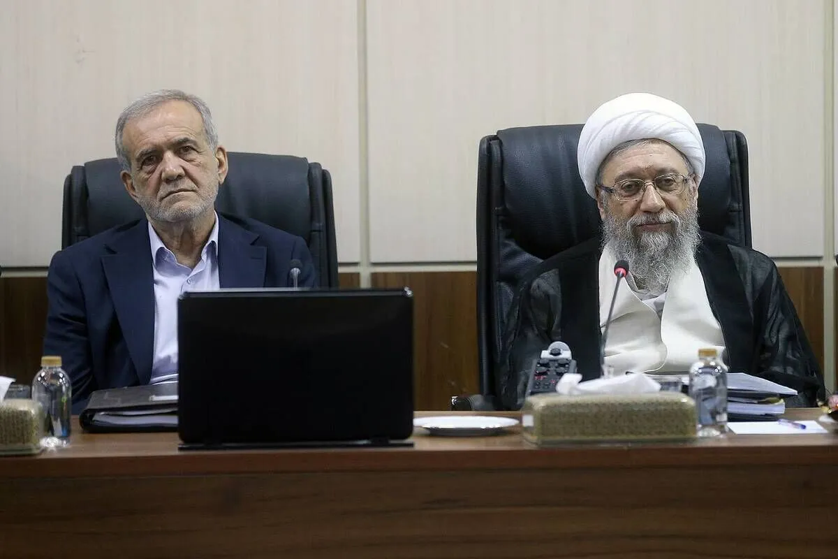 آملی لاریجانی
مسعود پزشکیان