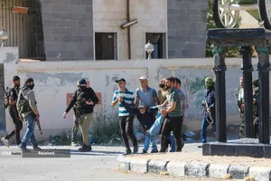 در روزهای اخیر، منطقه جنوب سوریه بار دیگر صحنه یکی از شدیدترین درگیری&zwnj;ها بود، رژیم اشغالگر صهیونیستی نیز با ادعای &laquo;حمایت از اقلیت دروزی&raquo; بیش از 160 حمله هوایی تنها طی 24 ساعت به سوریه انجام داد. رژیم صهیونیستی در این حملات  مواضع حساسی همچون ستادکل ارتش، اطراف کاخ ریاست&zwnj;جمهوری، وزارت دفاع و کاروان&zwnj;های نظامی را در دمشق، سویدا و درعا هدف قرار داد.