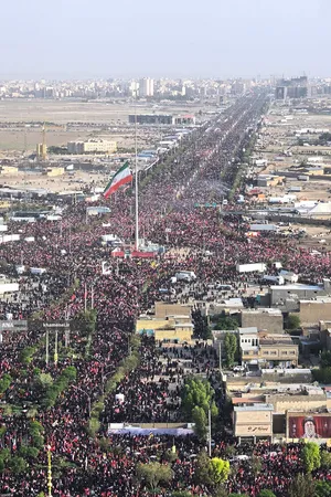 تشییع پیکر مطهر امام مجاهد شهید در شهر مقدس قم