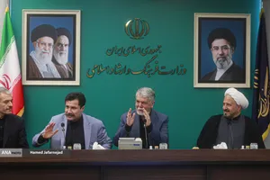  سیدعباس صالحی وزیر فرهنگ و ارشاد اسلامی،عبدالکریم حسین&zwnj;زاده معاون توسعه روستایی و مناطق محروم ریاست جمهوری و حجت&zwnj;الاسلام علی ملانوری،رئیس ستاد هماهنگی کانون های فرهنگی هنری مساجد کشور