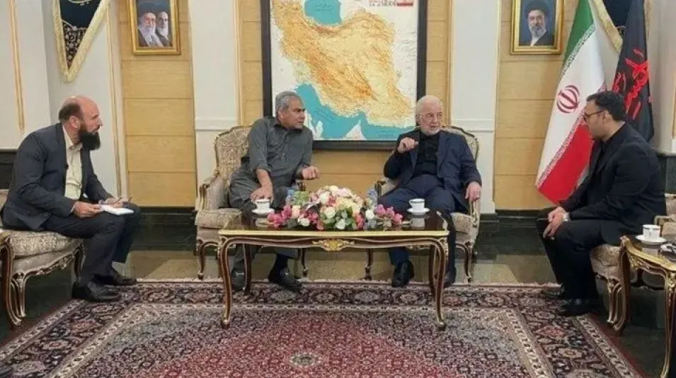 عاصم منیر
وزیر کشور پاکستان
اسکندر مؤمنی
وزیر کشور ایران
وزیر کشور