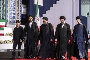 ادای احترام مقامات و مسئولان خارجی به پیکر امام شهید 