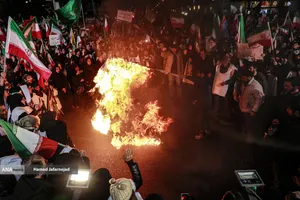  اجتماع مردمی در خونخواهی امام شهید امت - خیابان پیروزی چهارراه کوکاکولا