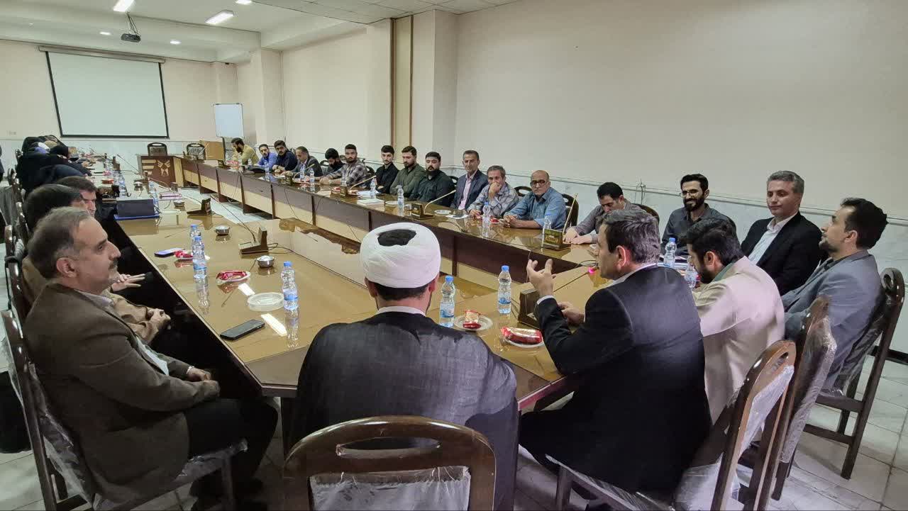 بسیج دانشجویی با شناسایی ظرفیتهای دانشجویان به تقویت روحیه مسئولیتپذیری و کار گروهی آنان کمک میکند بسیج دانشجویی با شناسایی ظرفیتهای دانشجویان به تقویت روحیه مسئولیتپذیری و کار گروهی آنان کمک میکند