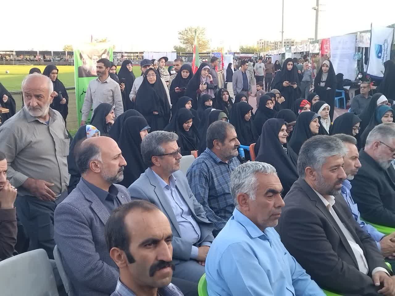 آسمان در جشن زمین؛ وقتی یادِ شهید گودرزی با حضور والدین رنگِ معراج گرفت آسمان در جشن زمین؛ وقتی یادِ شهید گودرزی با حضور والدین رنگِ معراج گرفت