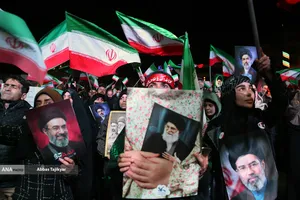 اجتماع مردمی در خونخواهی امام شهید امت - میدان انقلاب