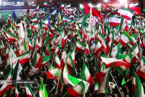 اجتماع به عشق وطن دسته پرچم داران ایران- میدان انقلاب تهران