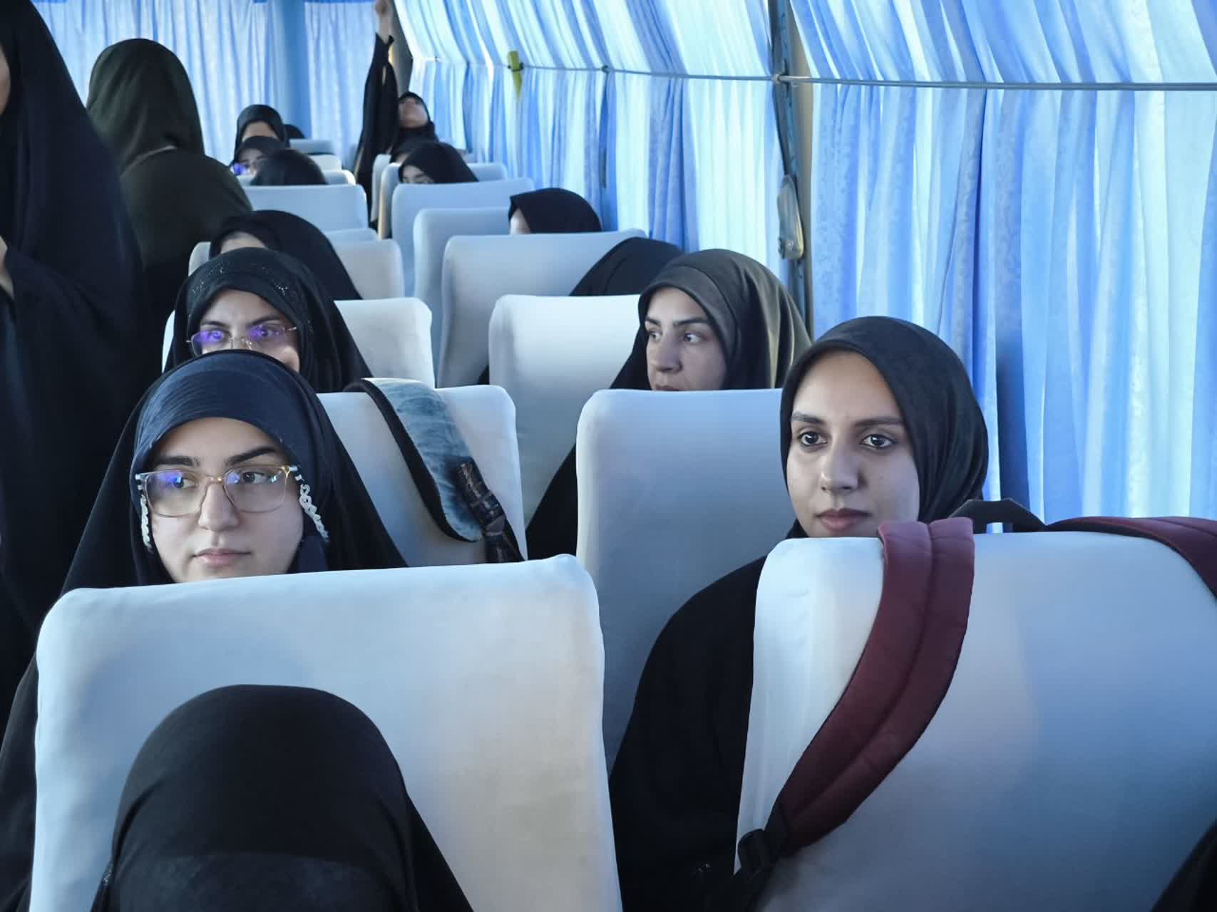 تجدید میثاق دانشگاهیان یزد با امام شهید امت؛ حرکت کاروان بدرقه امام شهید به سوی قم