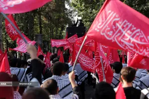 عزاداری هیئت&zwnj;های دانشجویی به مناسبت اربعین حسینی در جوار محل شهادت رهبر شهید انقلاب